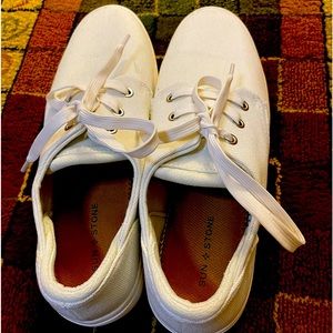 Canvas lace-up sneakers